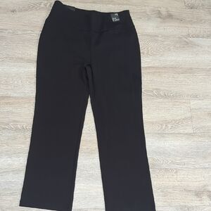 Dear Scarlett Magic Pants.  Black, 1x, NWT